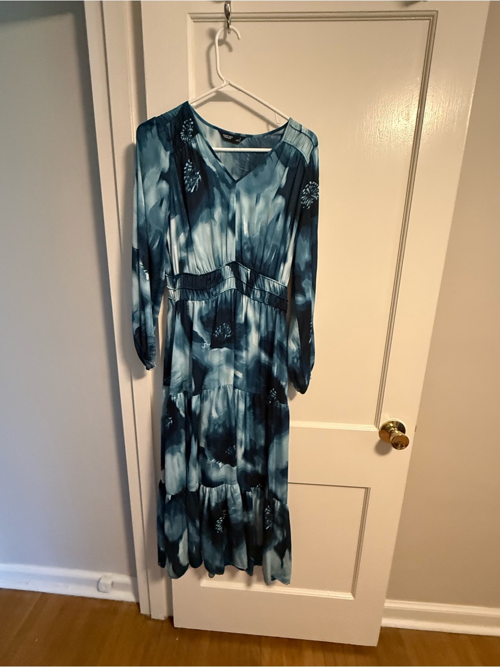 Simply Vera Vera Wang Blue Tie-Dye Long Sleeve Tiered Maxi Dress